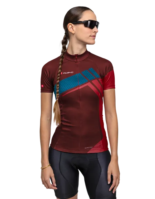  Het model is 175 cm  groot en draagt maat S1