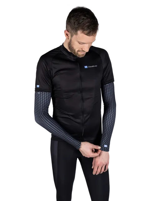  Het model is 186 cm  groot en draagt maat M