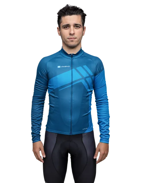  Het model is 173 cm  groot en draagt maat 5