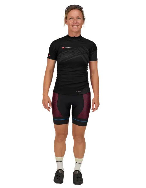  Het model is 162 cm  groot en draagt maat S3