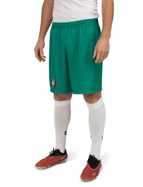  Het model is 176 cm  groot en draagt maat 4