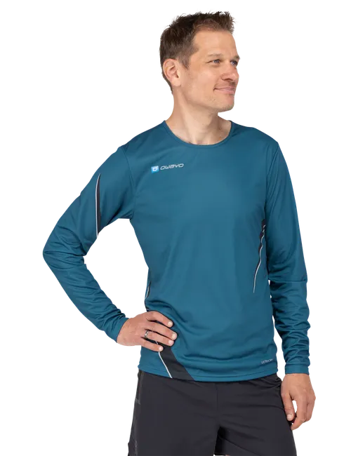 Het model is 189 cm  groot en draagt maat 6